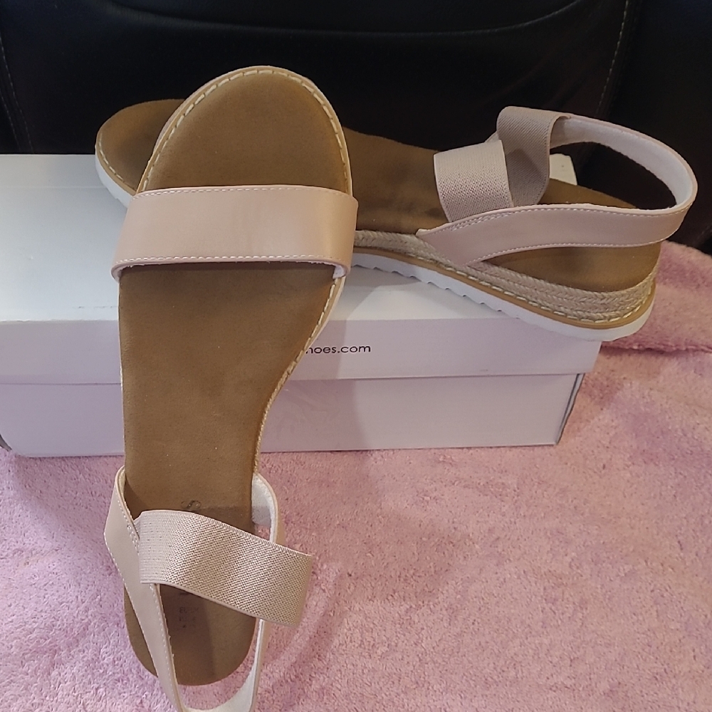 Dream Pairs Blush Sandals
